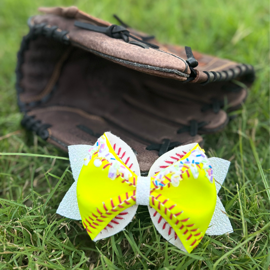 The Drip Pitch Bow - White